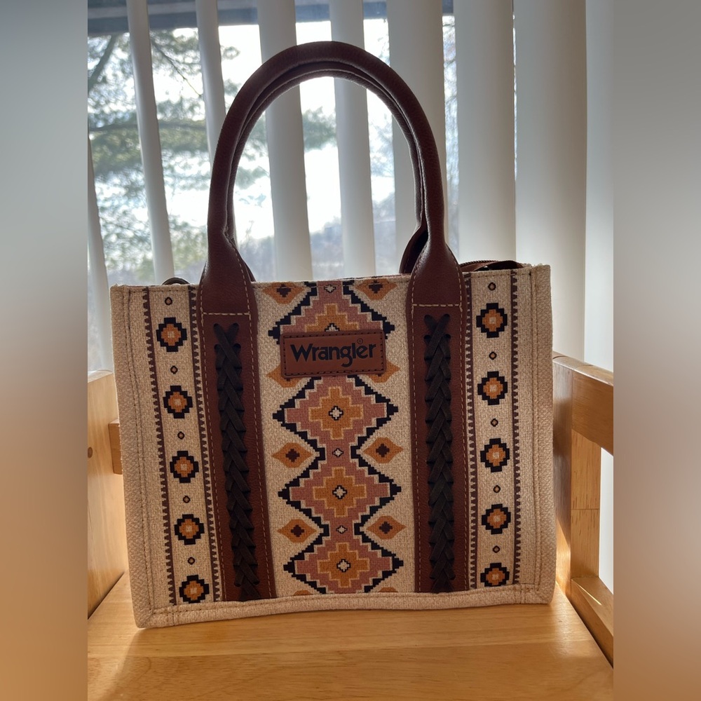 NEVER USED. Wrangler Aztec tote bag w/ strap.